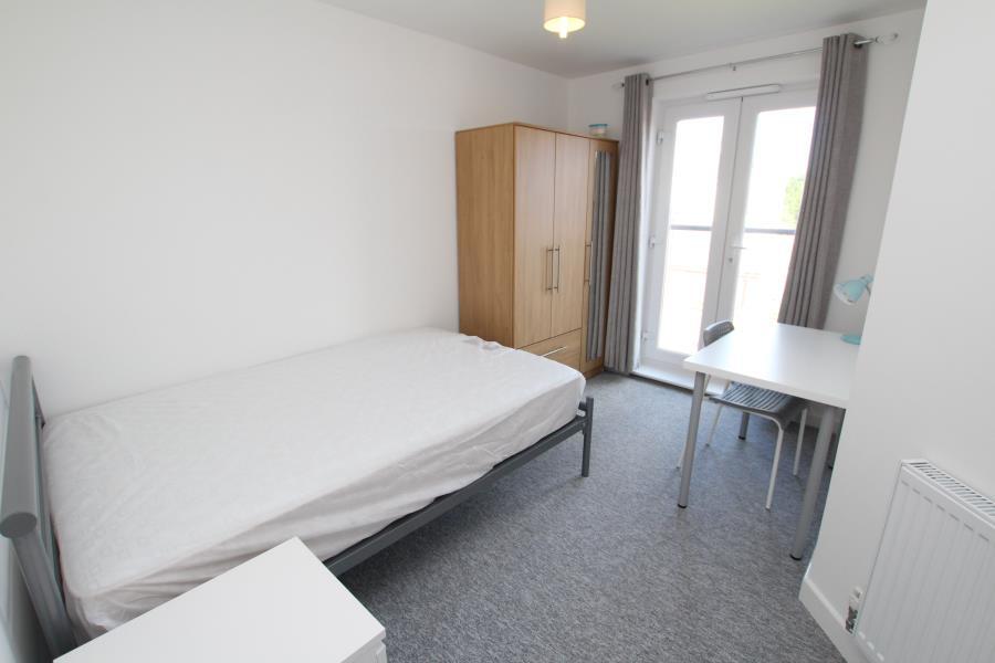 6 bedroom town house for rent in Slade Baker Way, BS16 — photo 7