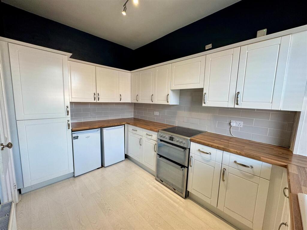 House in Sandwell, West Midlands - More