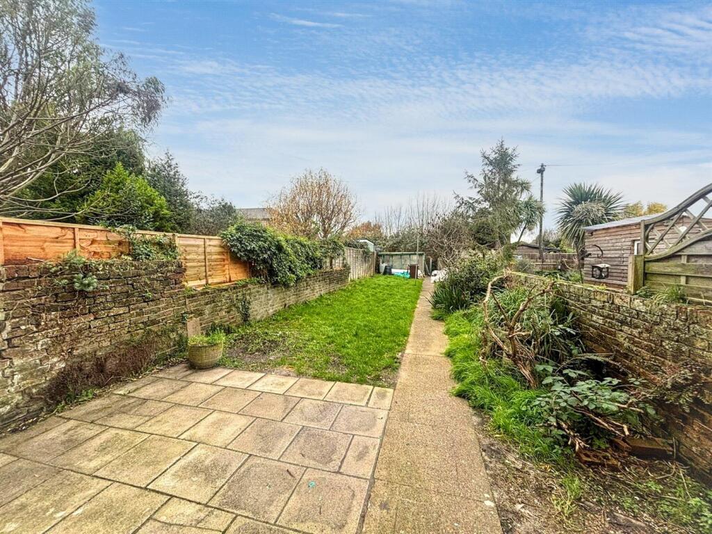 House in Eastbourne, Seaside, Roselands - View 3