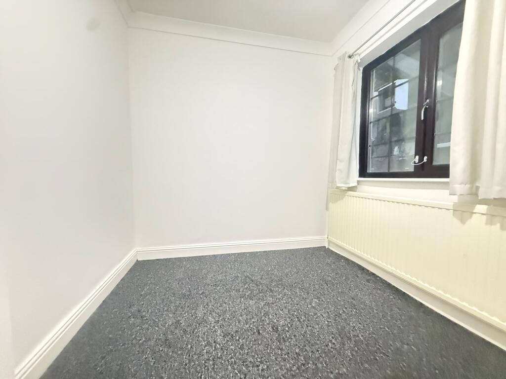 Apartment in Dartford - View 4