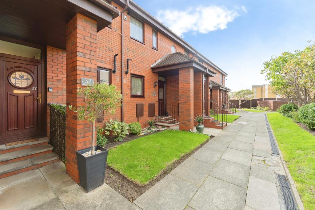 Apartment in Wirral, Liverpool City Region - View 5