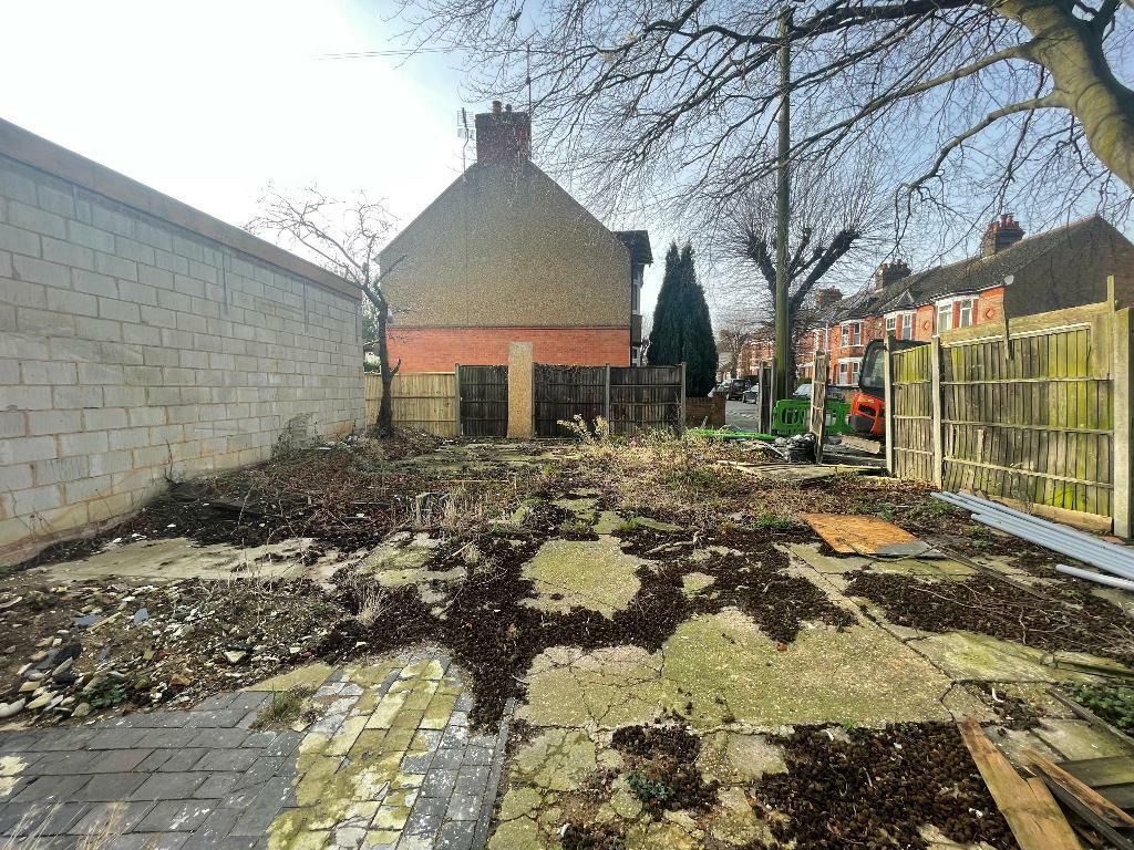 Main image of property: CLIFTON ROAD, Dunstable, Bedfordshire, LU6 1JN