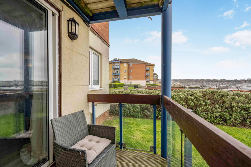 Apartment in Southampton - View 5
