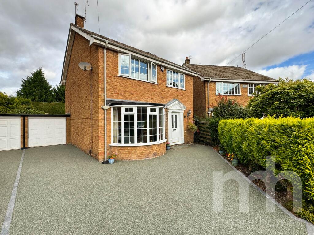 4-bed detached on RAVENSWOOD DRIVE, Cheadle Hulme SK8 7DZ, £575,000