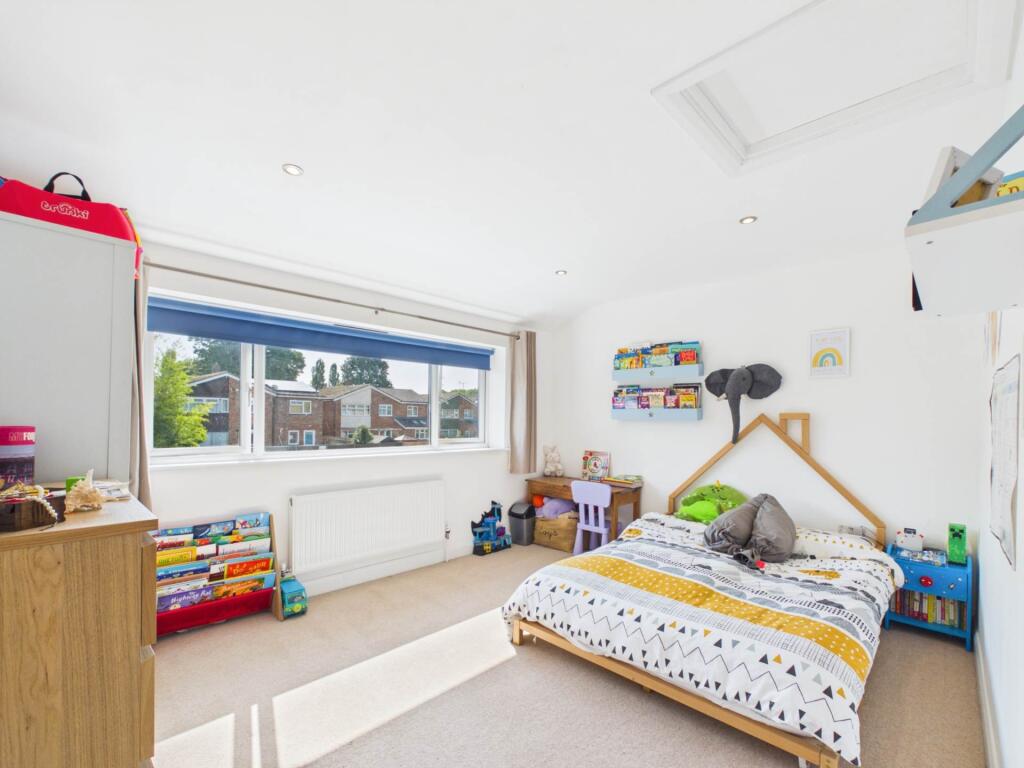 House in Hemel Hempstead, Haddenham - More
