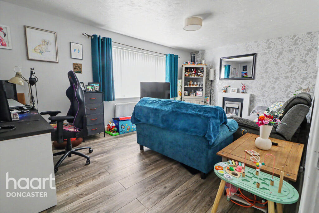 House in Doncaster, South Yorkshire - More