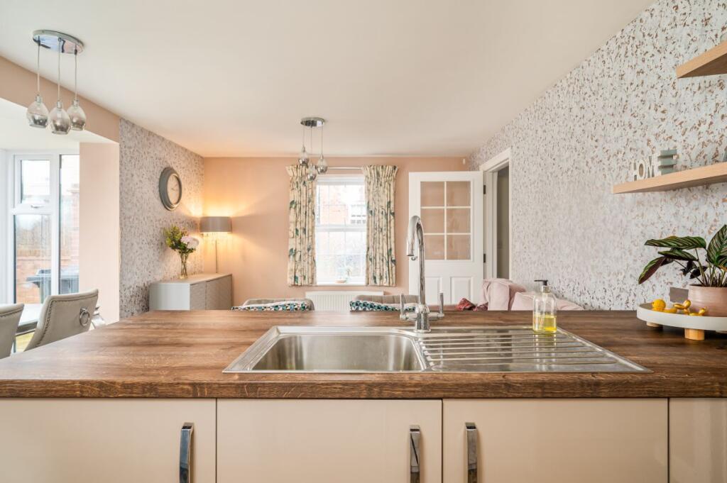 Additional image 8 of Heathfield Lane, Birkenshaw