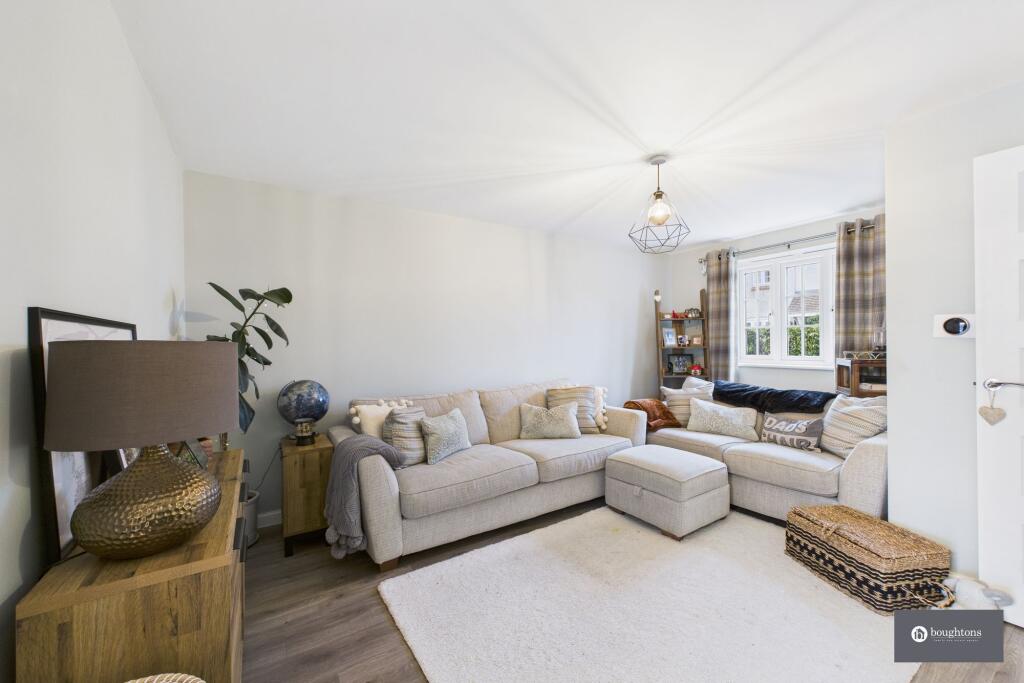 House in Brackley, Radstone Fields - View 3