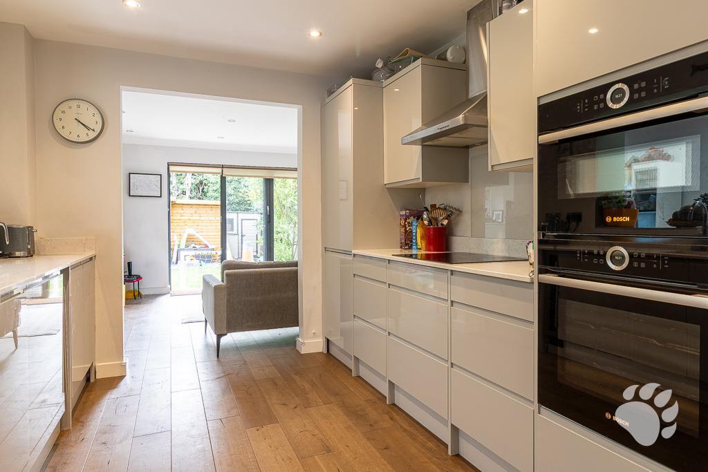 House in Basildon, Billericay - More