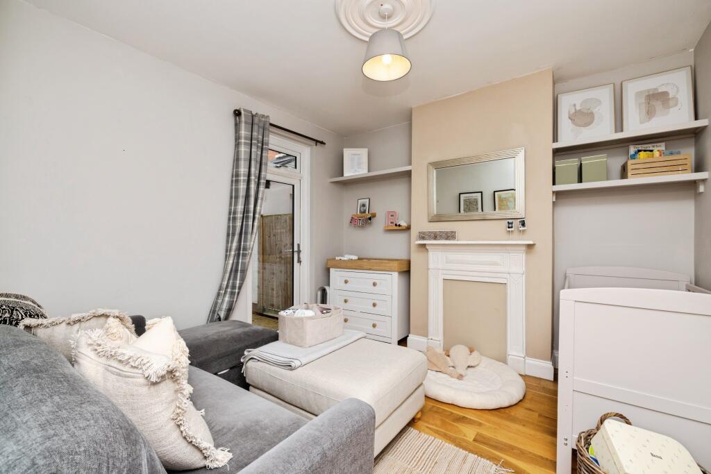 Apartment in London, Raynes Park - View 2