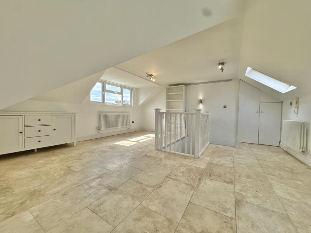 Apartment in London - More