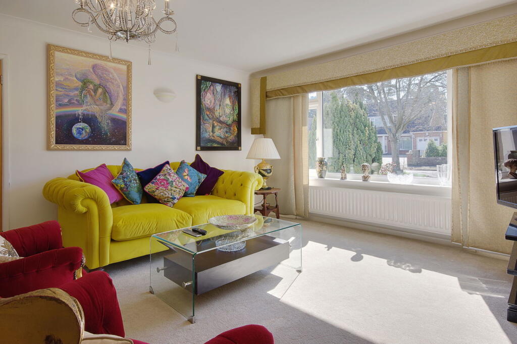 Feversham Avenue, Queens Park photo 5