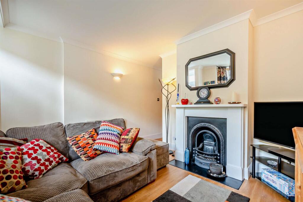 House in Maidstone, Ringlestone - More