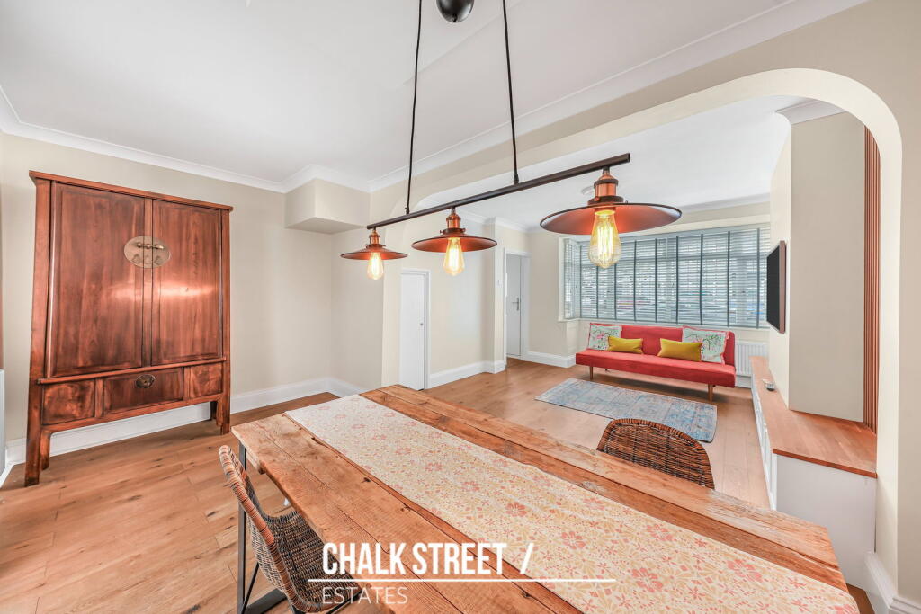 House in London - View 5