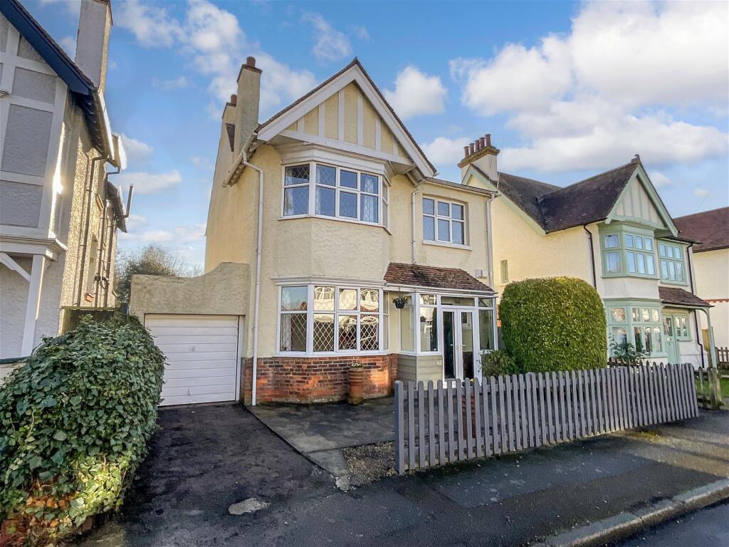 Main image of property: Earlsfield Road, Hythe, Kent
