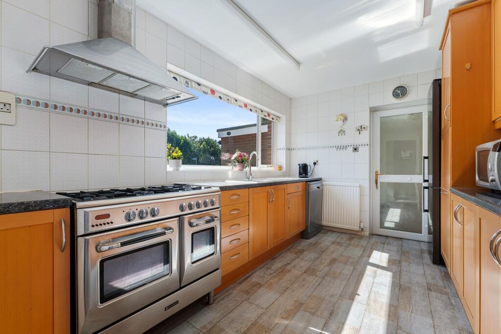 Liskeard Drive, Bramhall, SK7 photo 3