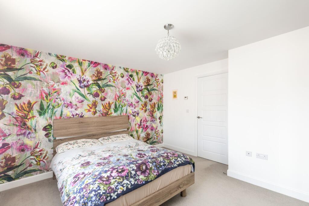 House in Redhill - View 5
