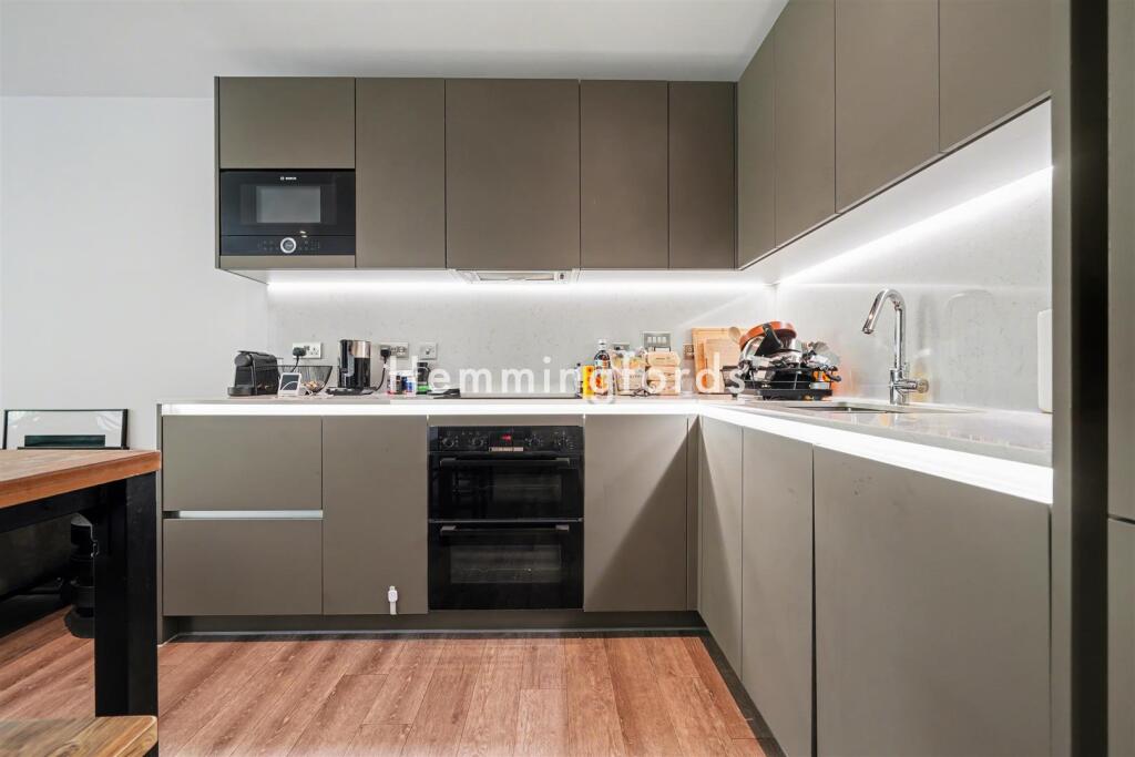 Apartment in London - View 5