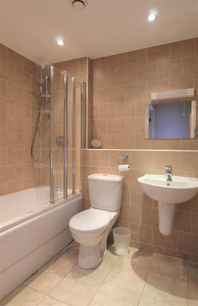 Apartment in Wakefield - More