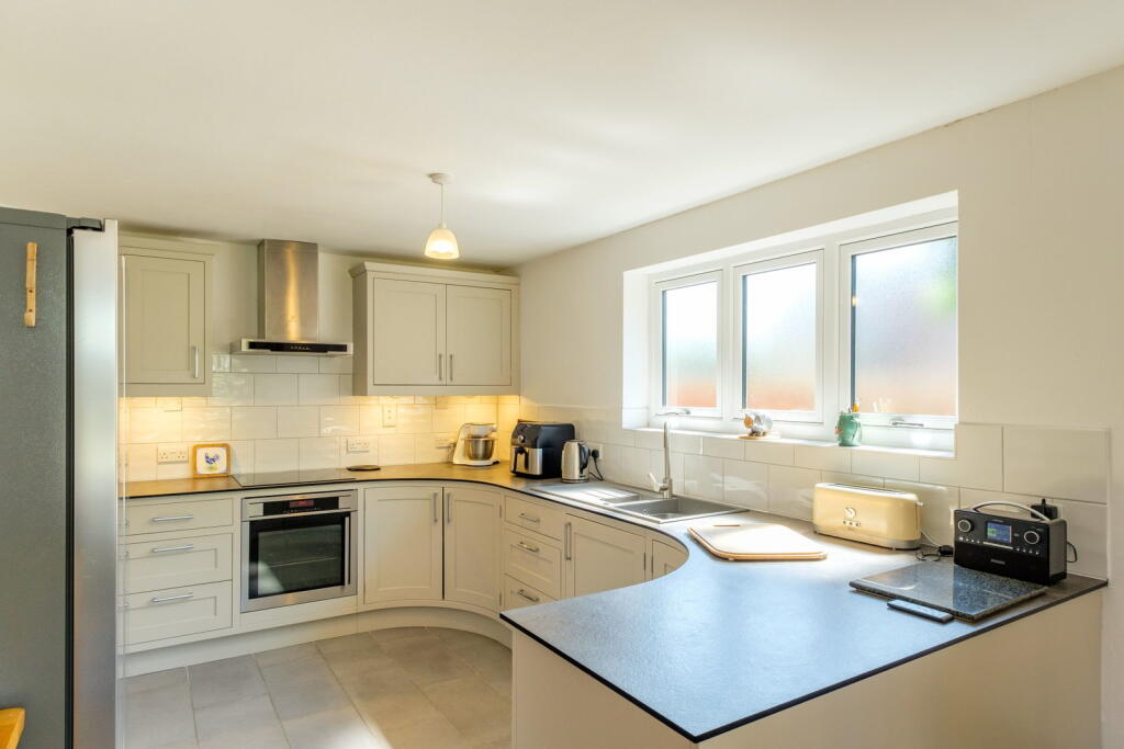 Chester Close, Loughborough photo 2