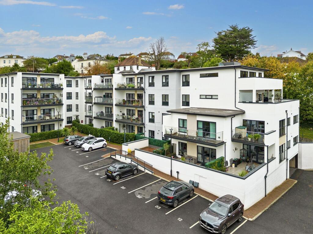 2-bed flat on Southfield Road, Paignton, TQ3, £290,000