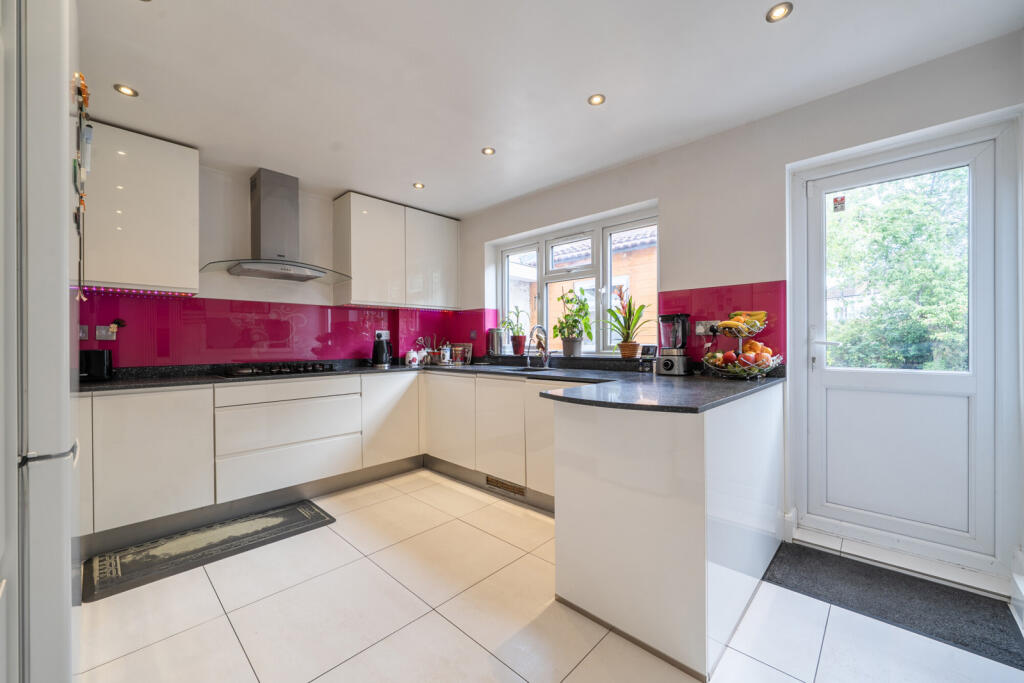 House in London - View 5