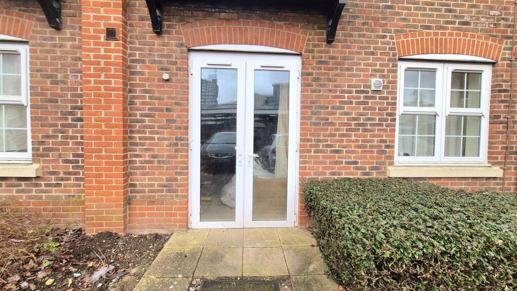 Apartment in Hemel Hempstead - View 5