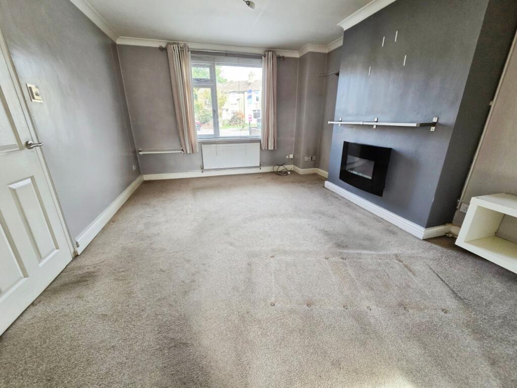 House in Cardiff, Llanharry - View 3