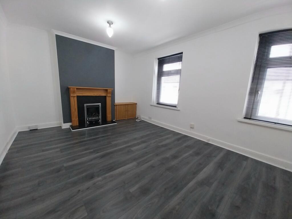 Apartment in Cardiff, Grangetown - View 2
