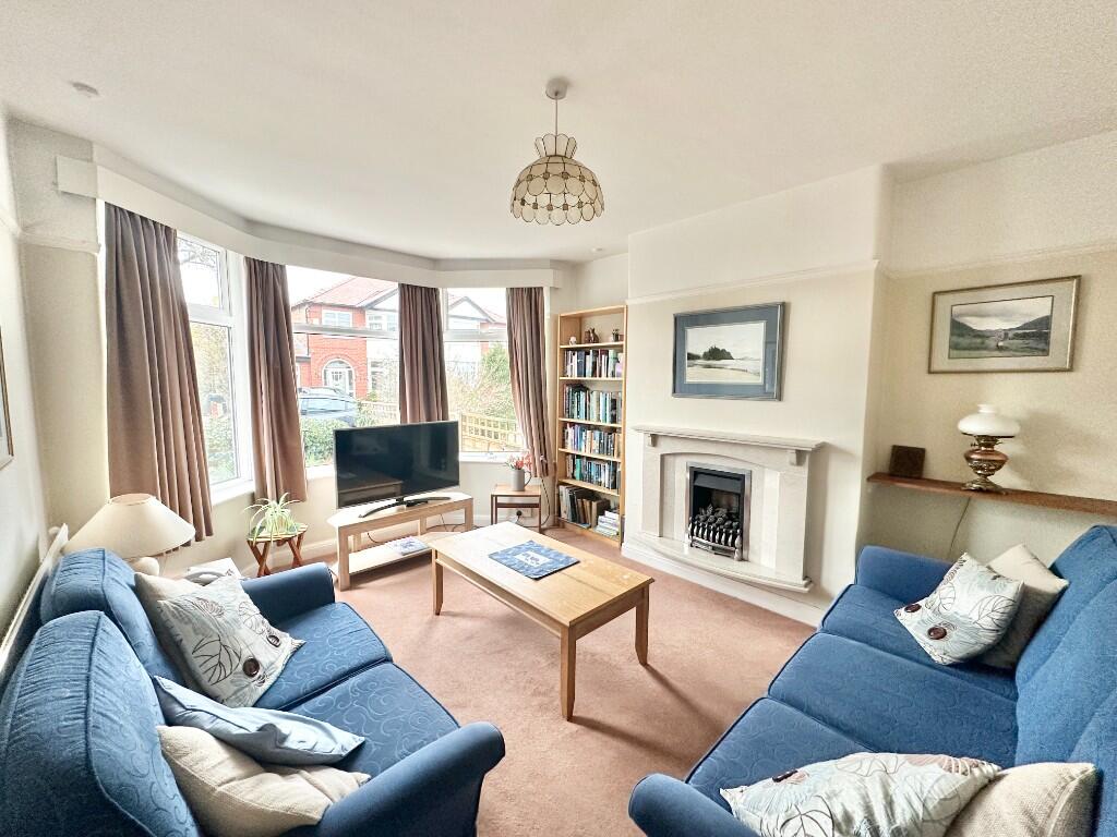 Edale Grove, Sale, Greater Manchester, M33 photo 3