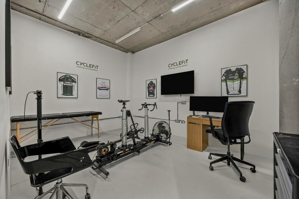 office 9.jpg