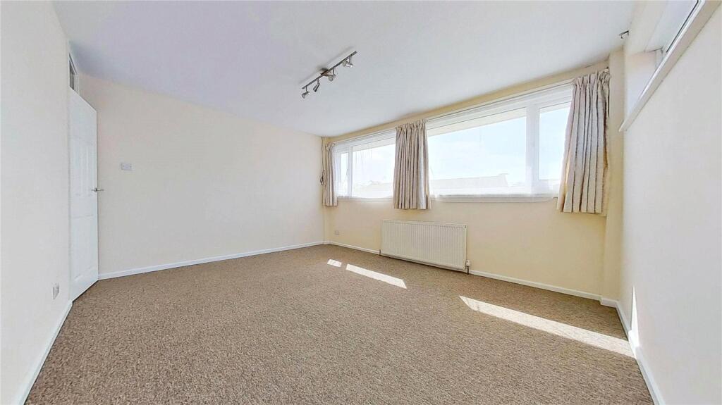 Meadow Lane, Lancing, West Sussex, BN15 - More