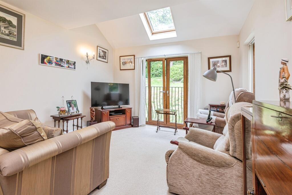 Main image of property: Huddersfield Road, Thongsbridge, Holmfirth