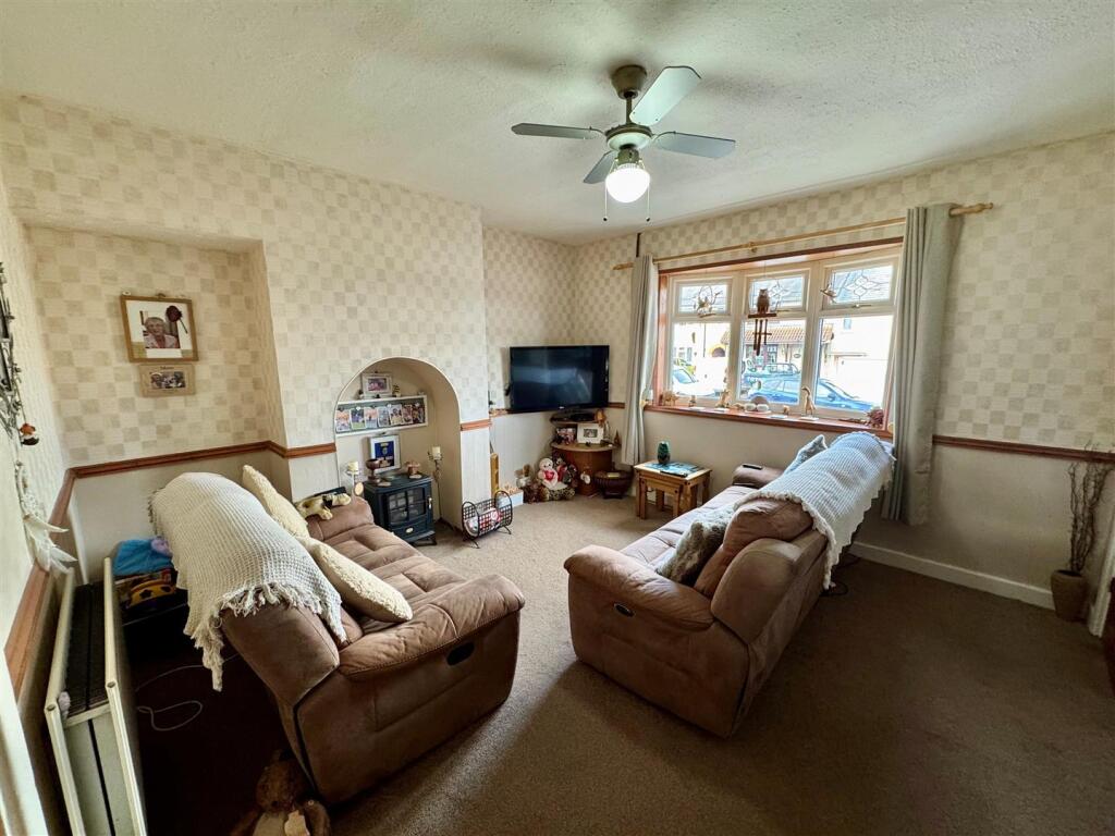 Highfield Crescent, Halesowen photo 2