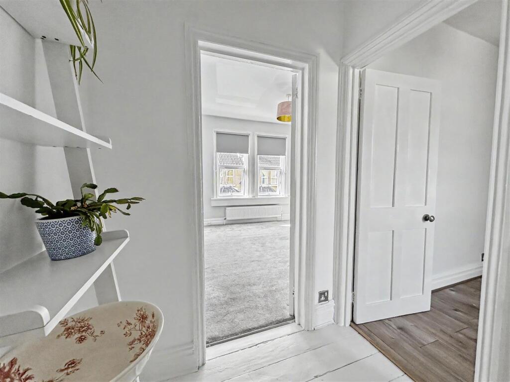 House in Bath, Oldfield Park - More