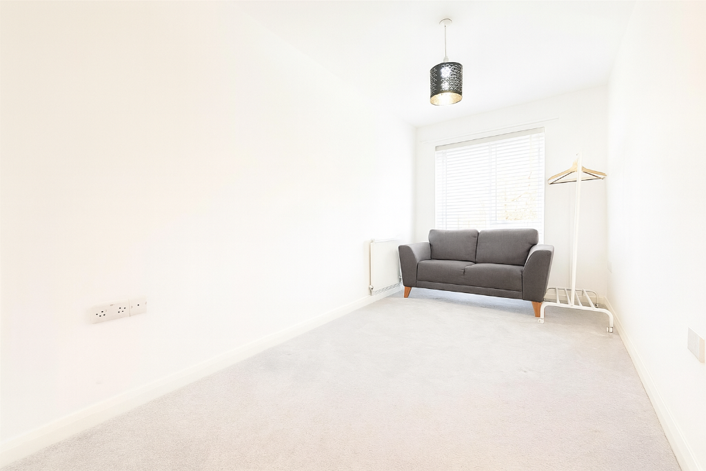 Rodney Drive, Stockport, Greater Manchester, SK6 photo 4