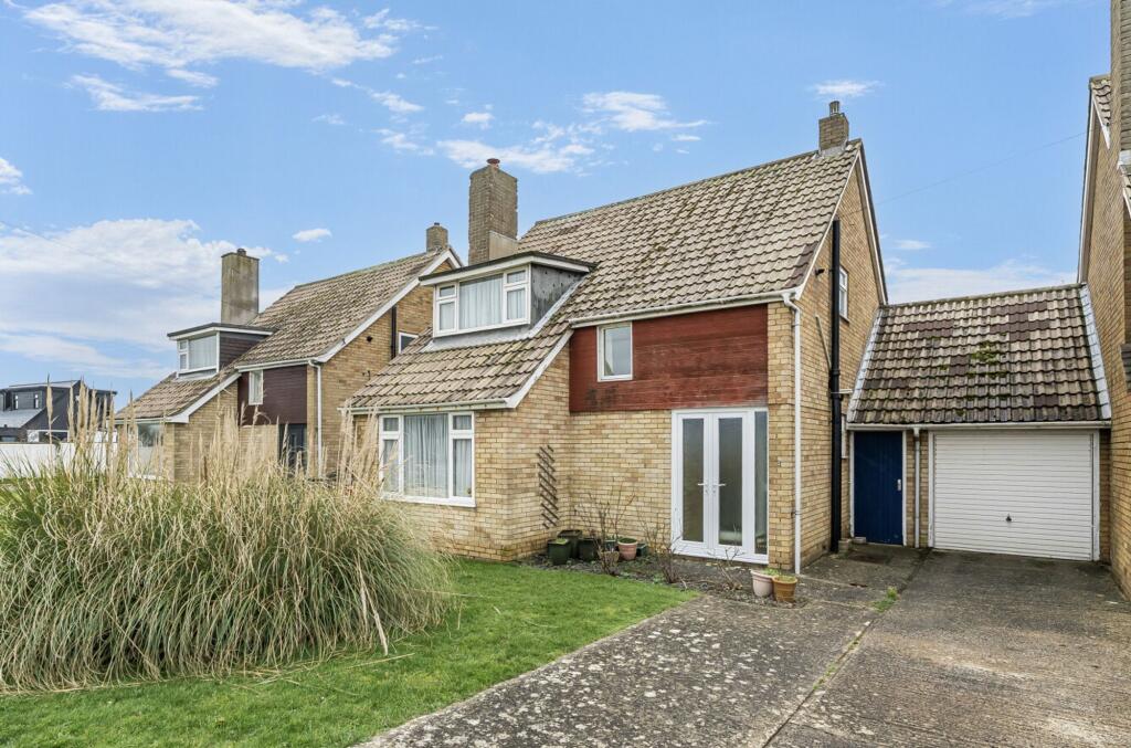 3-bed semi-detached on Drift Road, Selsey, PO20, £315,000