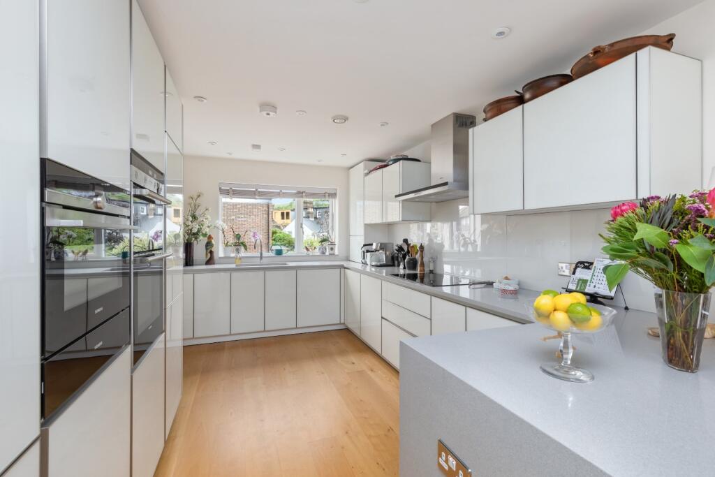 House in Lewes, Cliffe - View 3