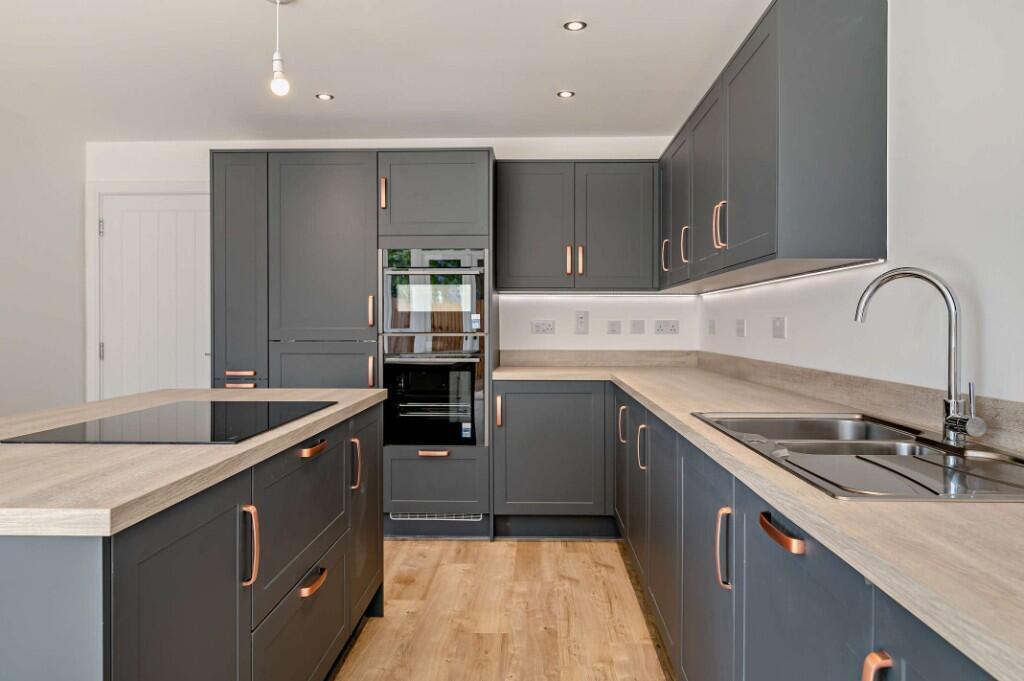 Main image of property: Fleet Lane,
Twyning,
Gloucestershire,
GL20 6FJ