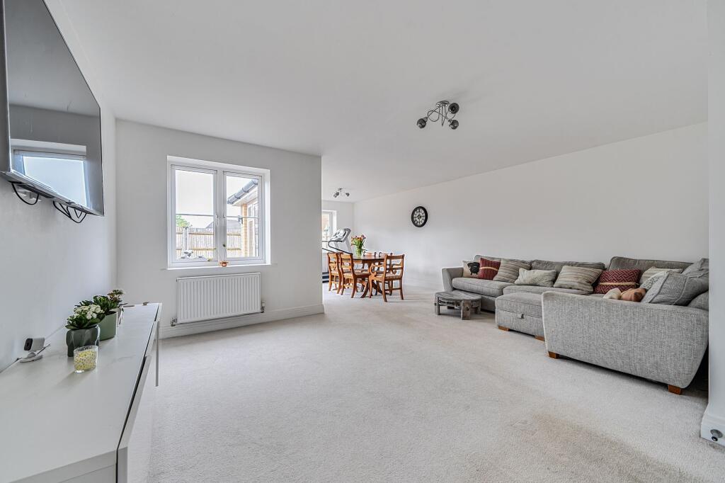 Corden Place, Codmore Hill, RH20 photo 3