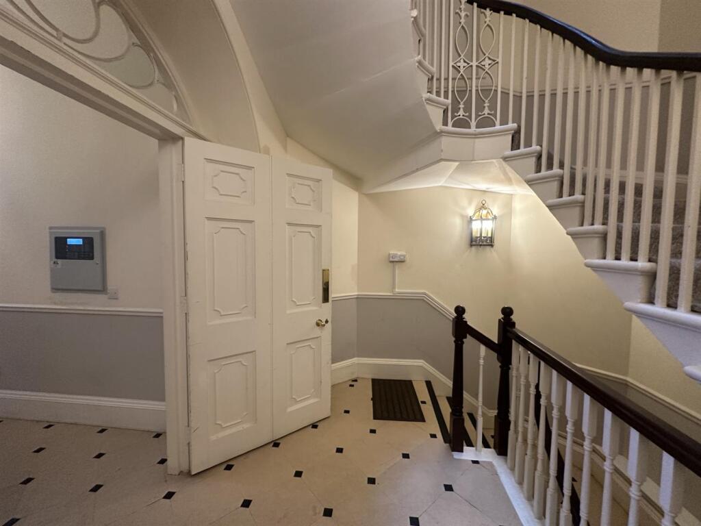 Apartment in Bath - View 3