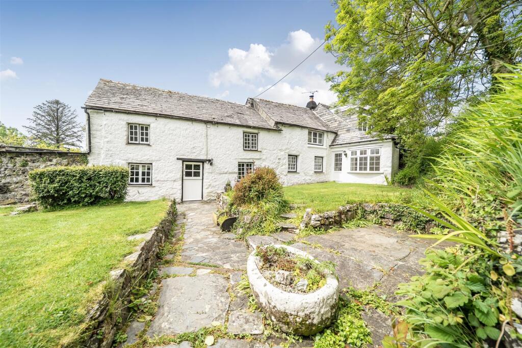 Main image of property: Lanhainsworth, St. Columb