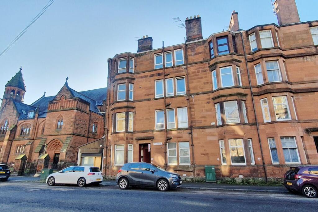 Main image of property:  206, Newlands Road, Flat 3-3, Glasgow, G444EY