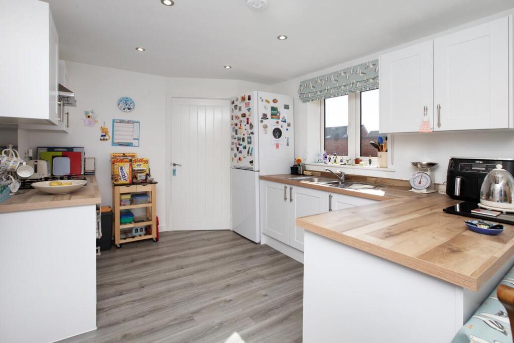Trumpeter Place, Dawlish, EX7 photo 4