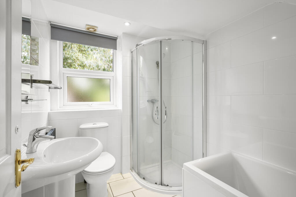 Apartment in London, Royal Borough of Kingston upon Thames - View 5