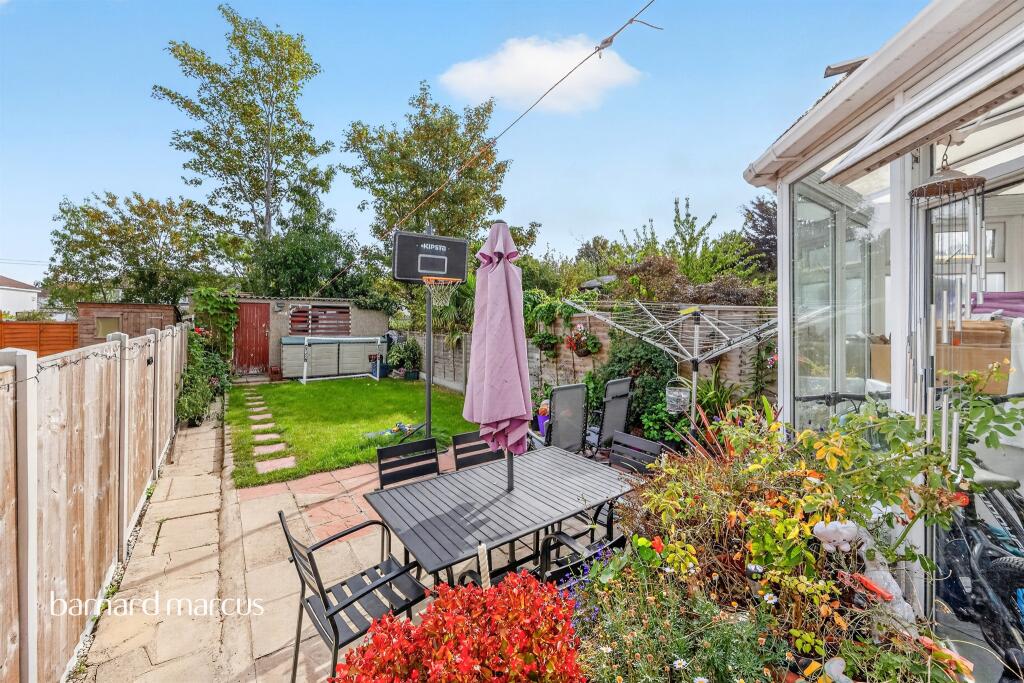House in London - View 5