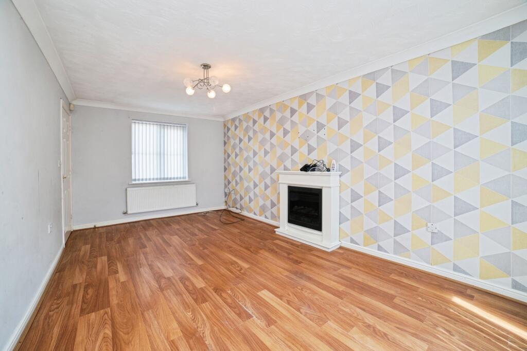 House in Ashfield, Sutton in Ashfield, Nottinghamshire - View 5