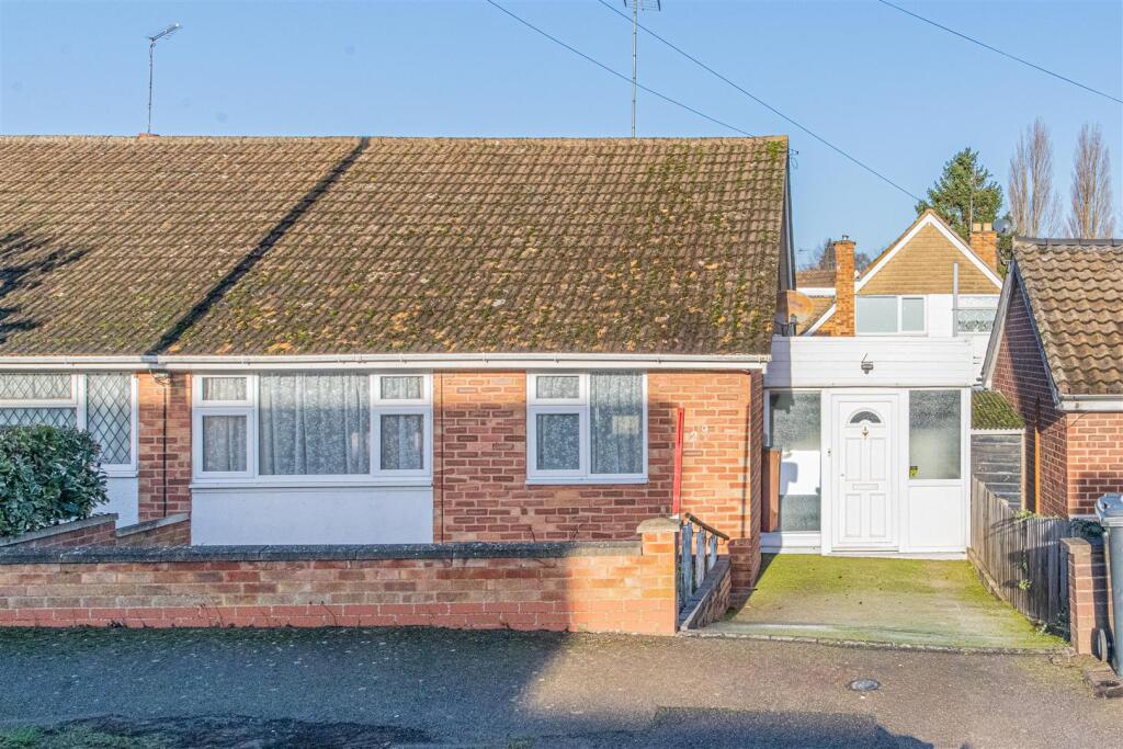 Main image of property: Warwick Road, Wellingborough