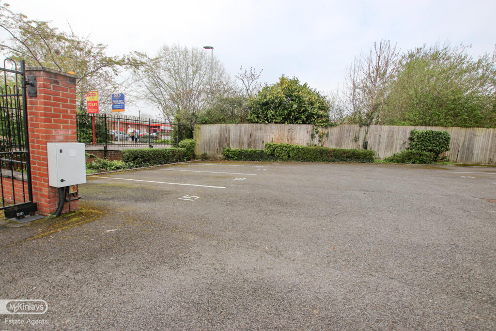 Apartment in Taunton - View 3