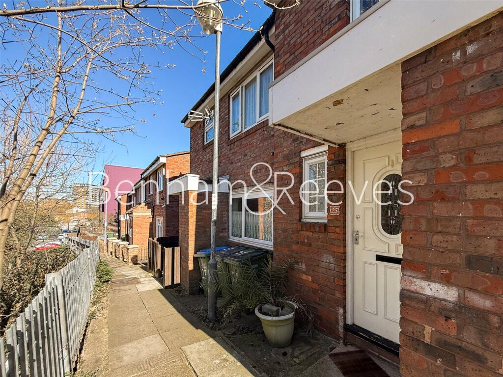 Main image of property: Ruddstreet Close, London, SE18